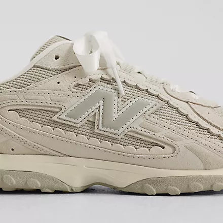 New Balance 204L