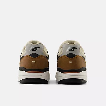NB Numeric Andrew Reynolds 933ONE